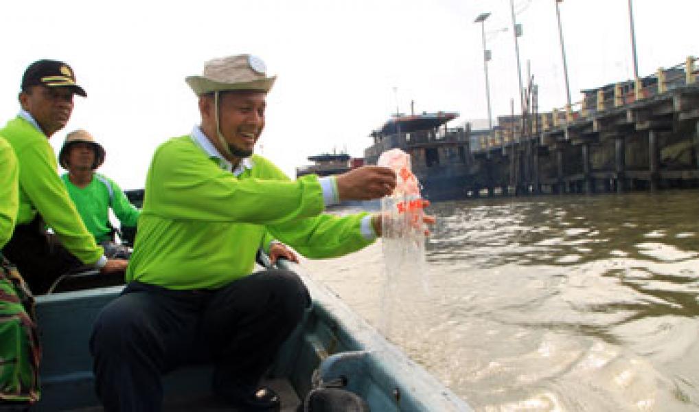 Wabup Minta Pengusaha Kapal Turut Jaga Laut