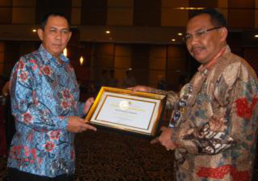 Kadin Bengkalis Raih Kadin Riau Award 2014