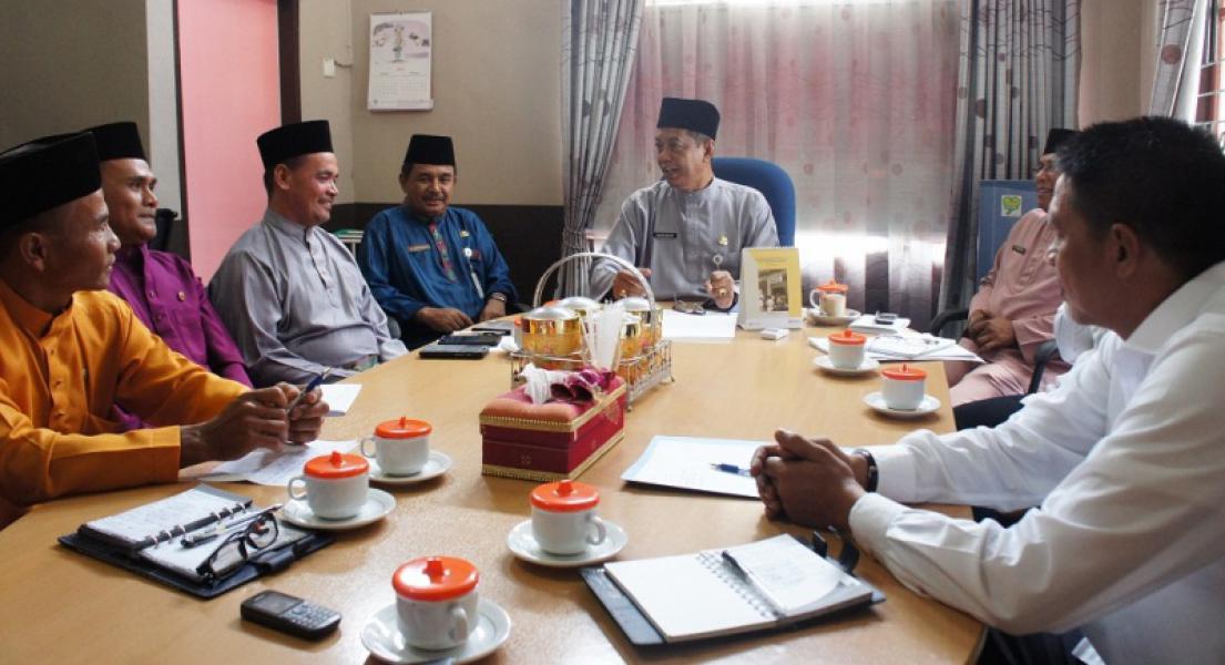 Lihat Kehidupan Komunitas Adat Tertinggal, Mensos RI Kunjungi Selatpanjang