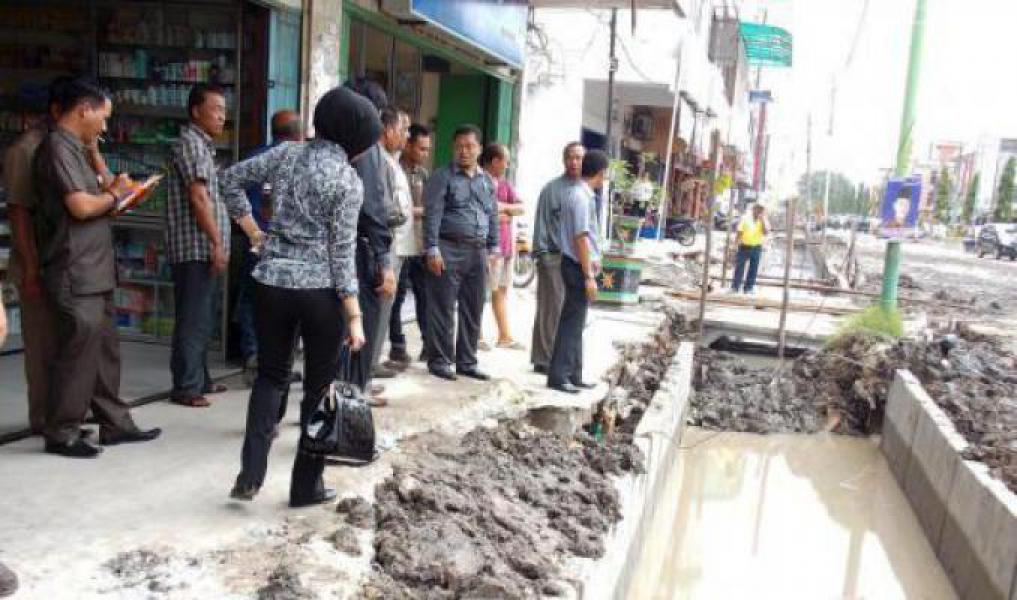 PU Dumai Hentikan Proyek Drainase Jalan Sukajadi