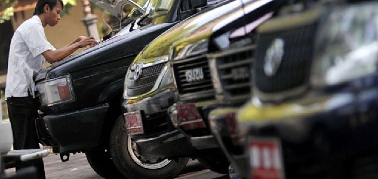Satpol PP Akhirnya Berhasil Tarik Paksa Mobdin Mantan Anggota DPRD Bengkalis 