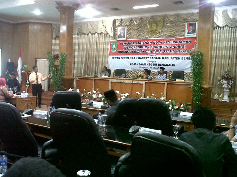 DPRD dan Kejari Jalin Mou Bantuan Hukum Bidang Perdata dan Tata Usaha Negara  