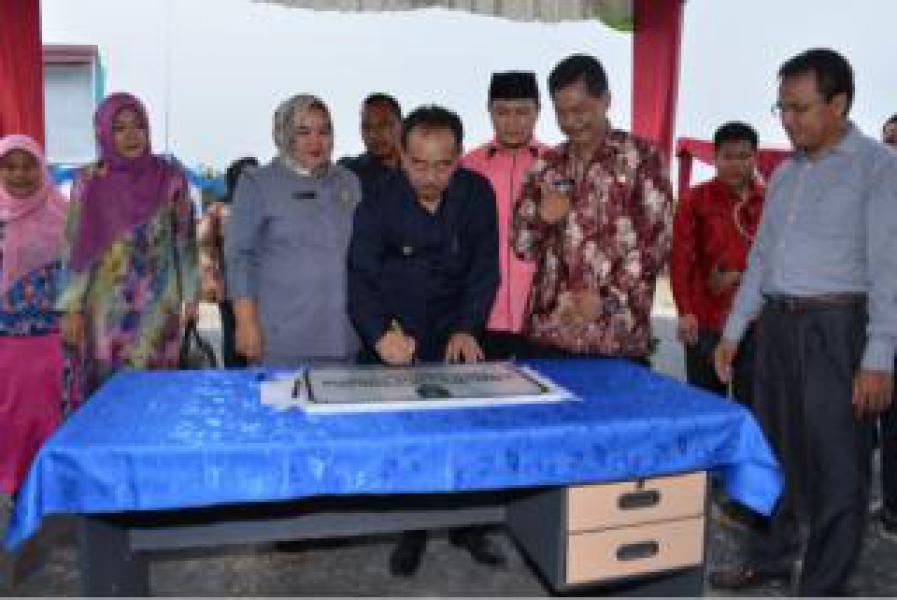 Herliyan Resmikan Kantor Camat Pinggir 