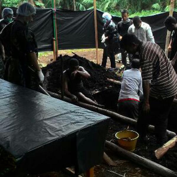  Polisi Bongkar Kubur Darmawan untuk Autopsi