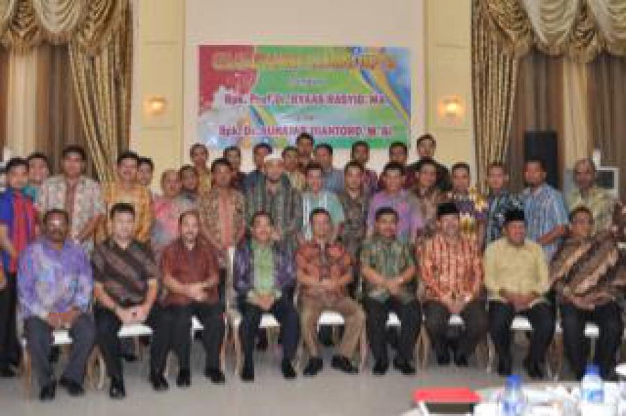 Bupati Bengkalis Diangkat Sebagai Alumni Kehormatan IKPTK 