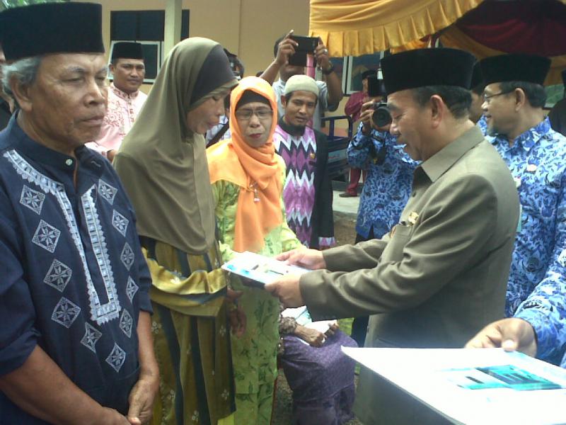 Dihadiri Bupati, Camat Bengkalis Lantik 3 Penjabat Kades 