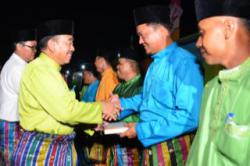 Dukung Gerakan Masyarakat Mengaji, Herliyan Serahkan Seribu Al- Qur'an Di Rupat 