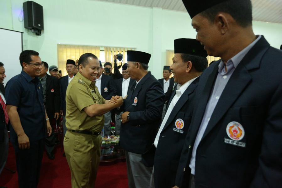 Emrizal Lantik Pengurus KONI Kabupaten Meranti
