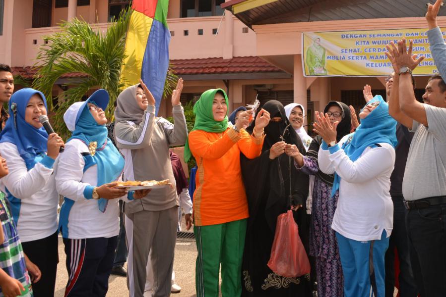 Ikut Serta Lomba Senam Sehat Riau Bersama Lansia, Ini Harapan Romaini   