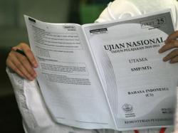 12 Napi Ikuti UN Tingkat SLTP