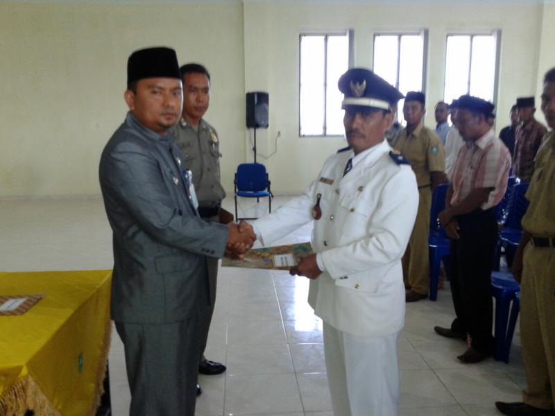 Camat Bukit Batu Lantik Pj Kades Sukajadi