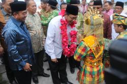 Tiba Di STAIN, Menag Di Sambut Dengan Adat Melayu 