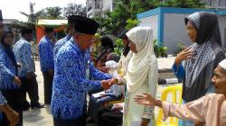 Jelang Ramadhan, BLH Bagikan Santunan Melalui Zakat Profesi Pegawai