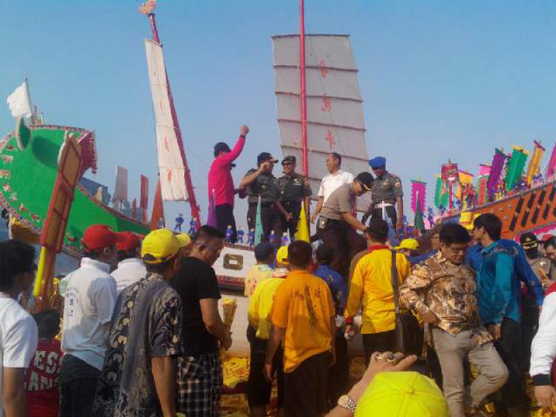 Acara Ritual Bakar Tongkang Di Rohil&nbsp; Aset Pariwisata Unggulan Nasional 