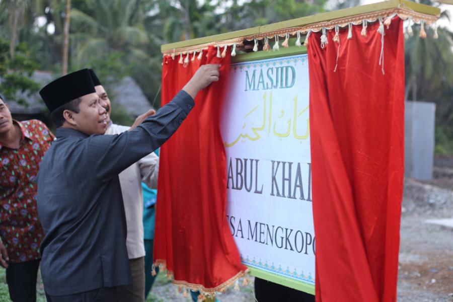 Bupati Resmikan Masjid Babul Khair Desa Mengkopot