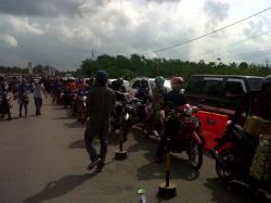 Di Roro Bengkalis, Antrian Mobil Berkurang, Sepeda Motor Masih Mendominasi 