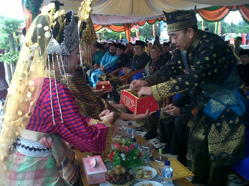 Halal Bihalal Idul Fitri, Bupati Bengkalis Resmikan Gedung LAMR 