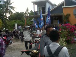 Jelang Mendaftar, Masyarakat Padati Rumah Sulaiman Zakaria 