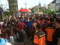 Ribuan Masyarakat Antar Sulaiman- Charis ke KPU Bengkalis 