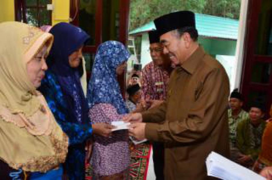 Safari Ramadhan Bupati Bengkalis Disambut Antusias Masyarakat Rupat Utara 