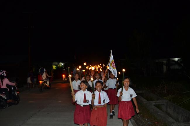 HUT ke 70 RI, Pawai Obor di Desa Kuala Alam Meriah