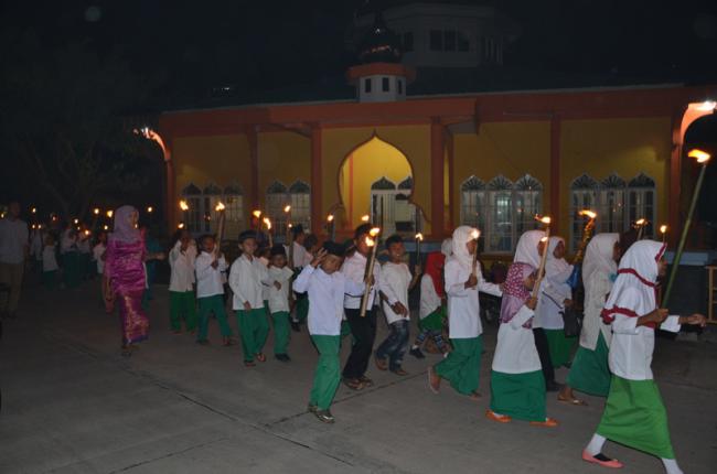 HUT ke 70 RI, Pawai Obor di Desa Kuala Alam Meriah