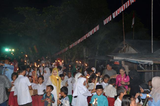 HUT ke 70 RI, Pawai Obor di Desa Kuala Alam Meriah