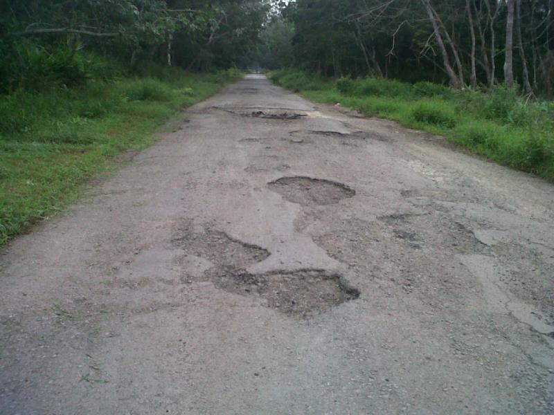 Jalan Rusak, Warga Pangkalan Batang Harapkan Perbaikan 