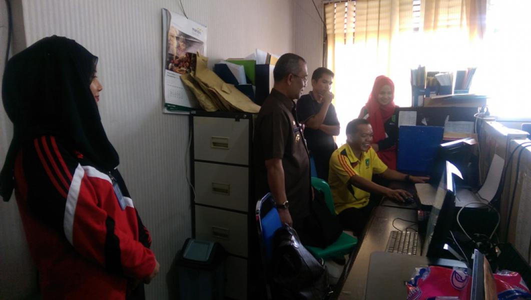 Memastikan Kinerja PNS dan Pelayanan Publik Berjalan Baik, Pj. Bupati Sidak Tiap Satker