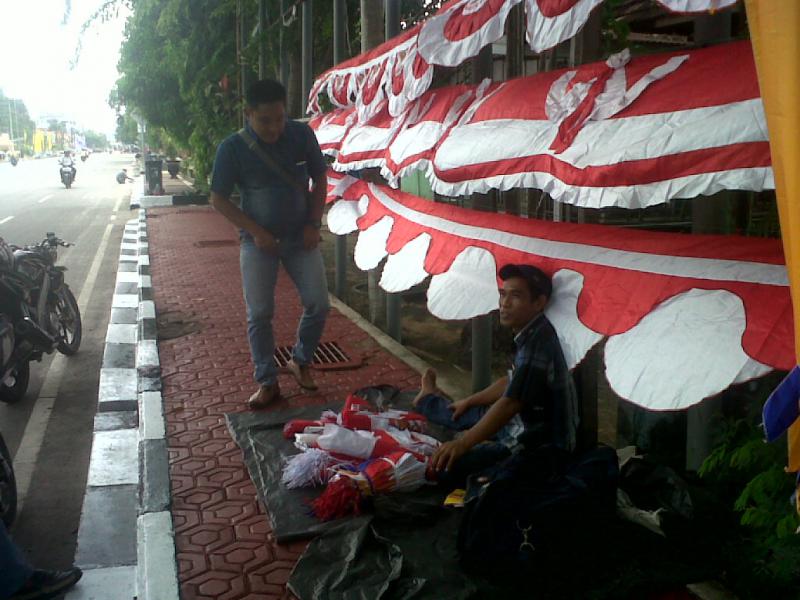 Sepekan, Omzet Penjualan Bendera Asal Dumai Ini Capai Belasan Juta Rupiah 