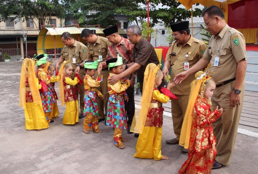 Usia Dini Masa Strategis Pembentukan Karakter dan Kecerdasan Anak