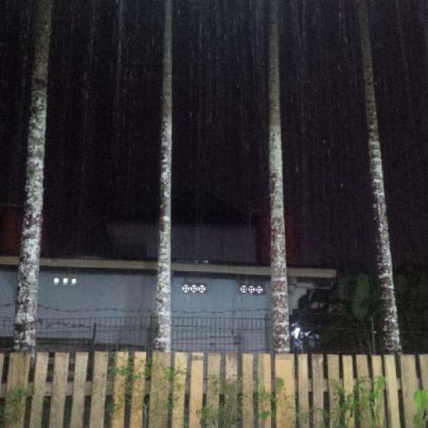 Alhamdulillah... Menjelang 1 Dzulhijah, Allah SWT Turunkan Hujan Di Kota Bengkalis Tepat 22.10 Wib 