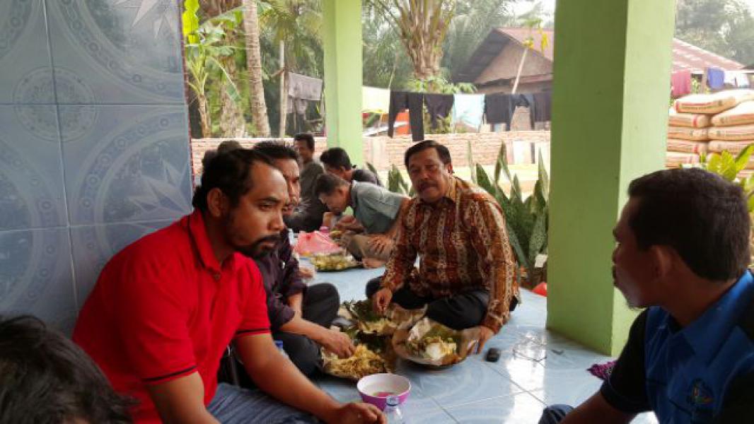 Raih Simpatik, Cabup Sulaiman Zakari Goro Bersama Masyarakat Mandau