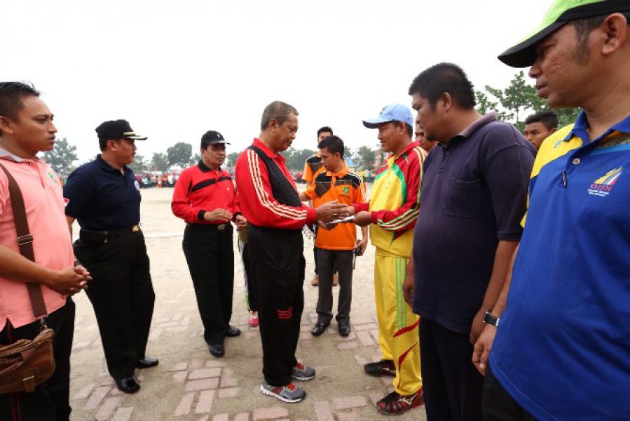 Sempena Peringatan Haornas Ke-32 Kabupaten Meranti, Sekda Ingatkan Warga Pentingnya Olahraga