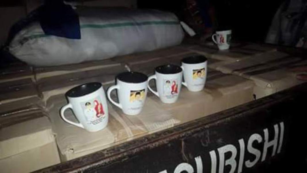 Masa Tenang Bengkalis Tercoreng, Polisi pun Menangkap Souvenir Paslon No 2