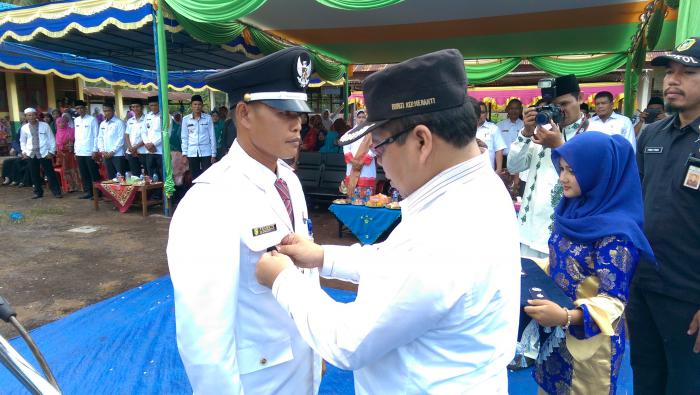 Bupati Meranti Lantik Kepala Desa Bina Sempian Kecamatan Rangsang Pesisir