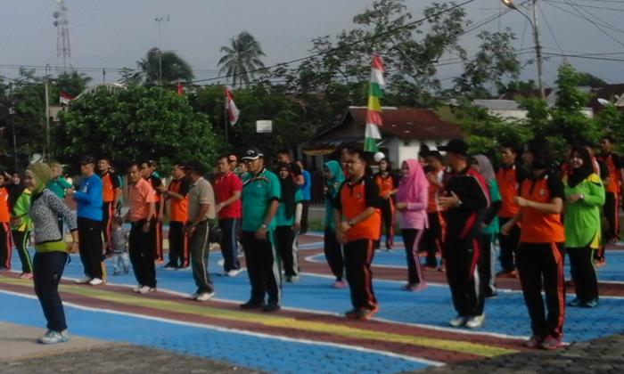 Wah, Senam Bersama Buat Pemkab dan Polisi Meranti Makin Akrab 