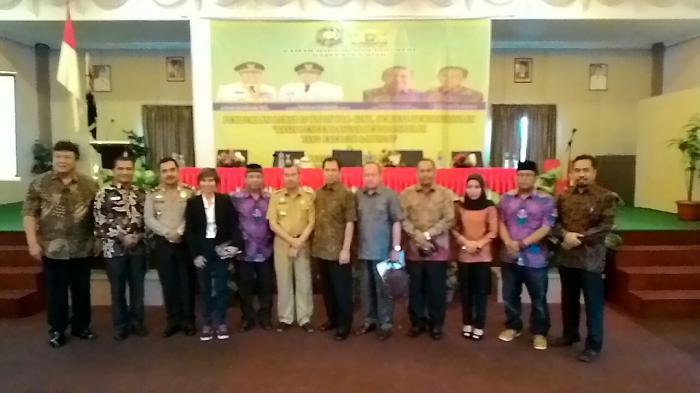 Dampingi Ketum Kadin Riau, Masuri SH Hadiri Mukab Kadin Siak IV 2016
