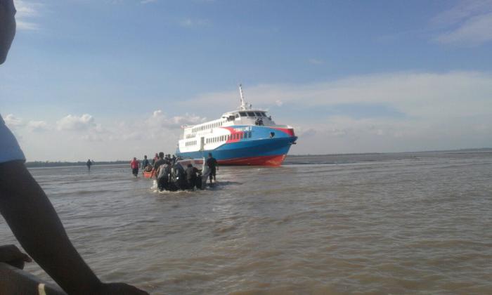 Ferry Dumai Line 3 Kandas di Tanjung Sekodi Bengkalis