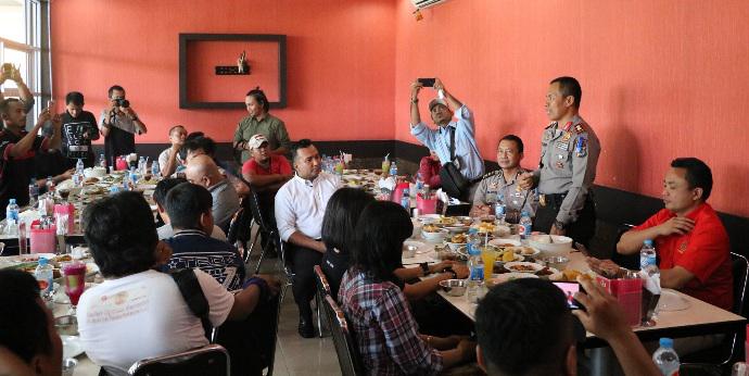 Kapolda Riau Silaturahmi dengan Wartawan Mitra Humas Polda Riau