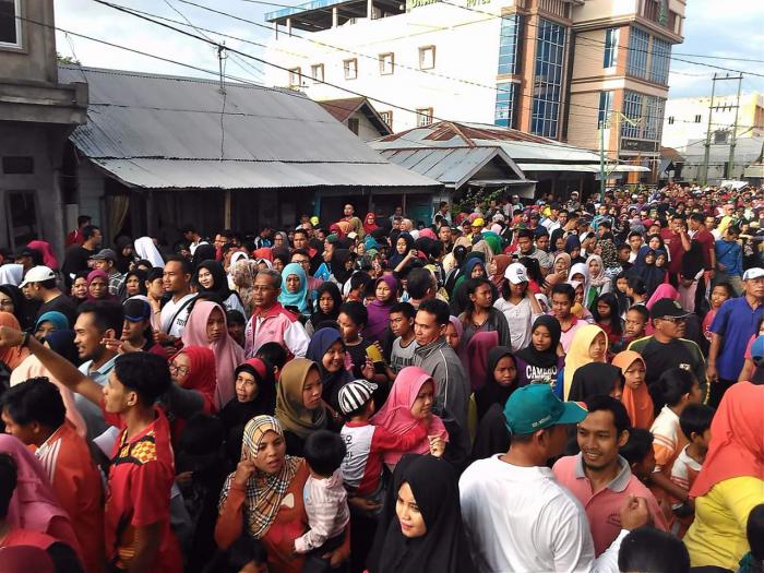 Ribuan Warga Ikuti Gerak Jalan Santai dan Senam Sempena HUT Meranti Ke-8