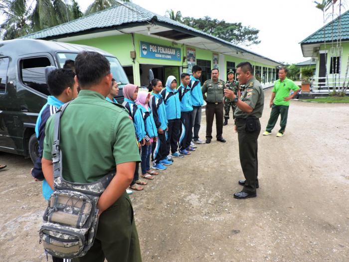 Kasdim 0314/Inhil Lepas Keberangkatan Kontingen Karate Inkai Kodim 0314/Inhil Ke Medan Laga