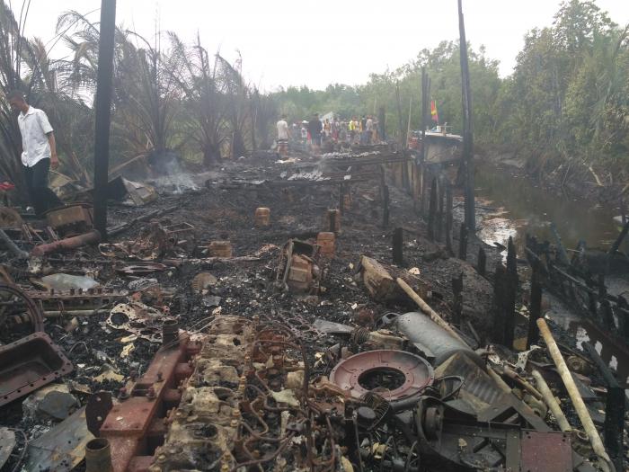 Begini Penampakan Gudang dan Kapal Nelayan Bantan Air yang Dibakar