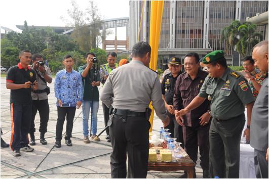 Kasi Ops Korem 031/Wirabima Hadiri Apel Gelar Pasukan "Operasi Lilin" Pengamanan Natal Dan Tahun Baru