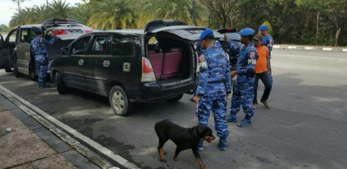 Kerahkan Anjing Pelacak, Pengamanan Bandara Pekanbaru Diperketat
