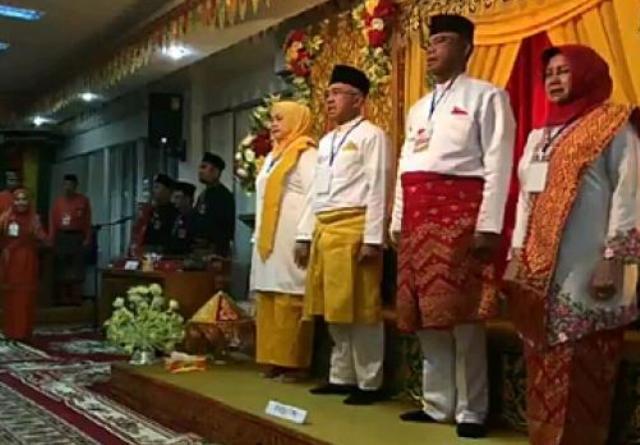 Didampingi Istri, Andi Rachman-Suyatno Sah Daftar ke KPU Riau