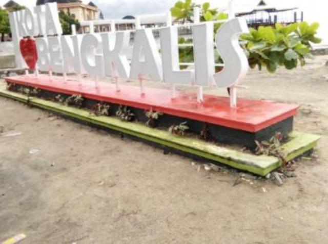 Penampakan 'I Love Kota Bengkalis' Pekerjaan Proyek Asalan     