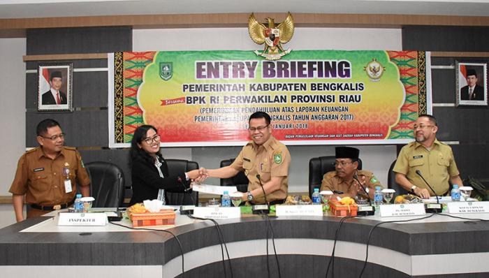 Entry Briefing Pemkab Bengkalis dengan BPK RI, Wabup Imbau Seluruh Pejabat Stanby Ditempat