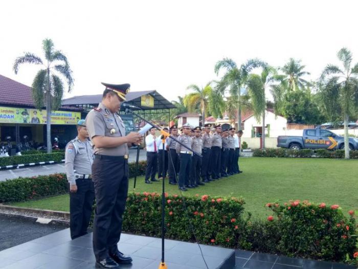 10 Personil Polres Kampar Naik Pangkat