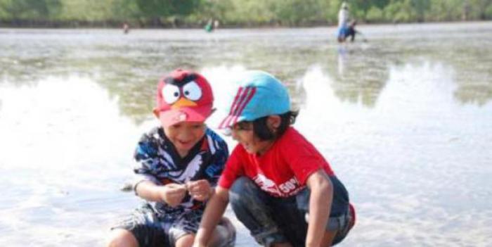 Andai Jalan ke Pantai Teluk Lancar Bagus, Fadli: Orang Berduit Tak Akan Liburan Keluar Bengkalis